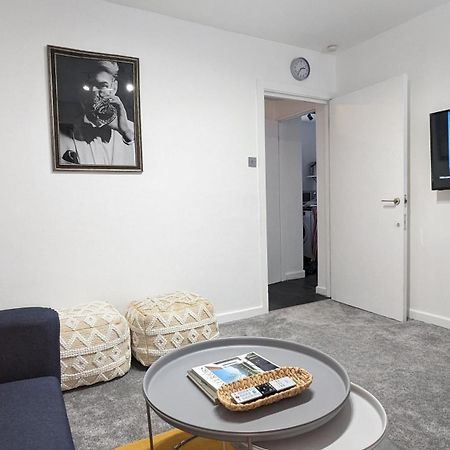 Charming & Quaint Old Compton Apartamento - Quiet Guests Only Allowed, No Parties Allowed, Over 25 Years Old Or Families 런던 외부 사진