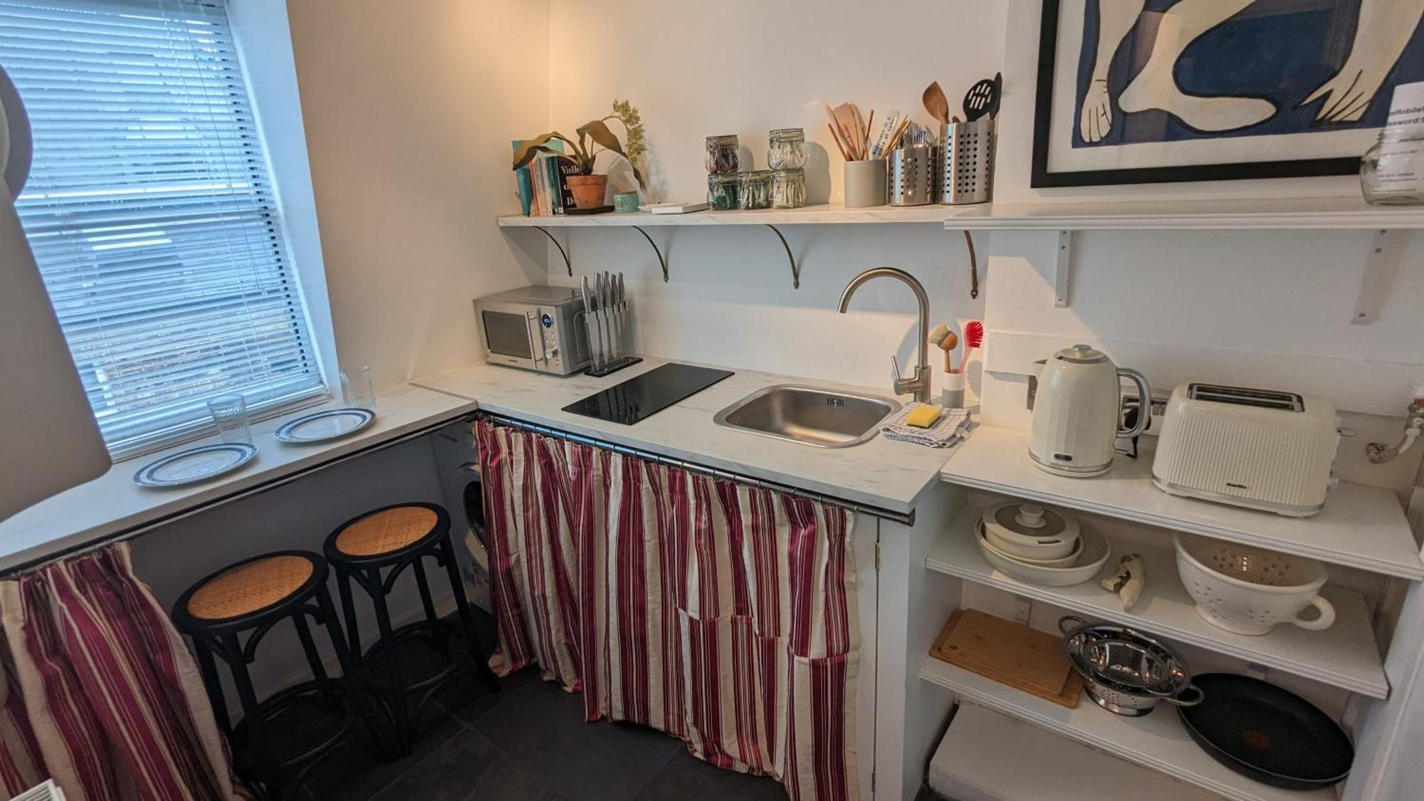 Charming & Quaint Old Compton Apartamento - Quiet Guests Only Allowed, No Parties Allowed, Over 25 Years Old Or Families 런던 외부 사진