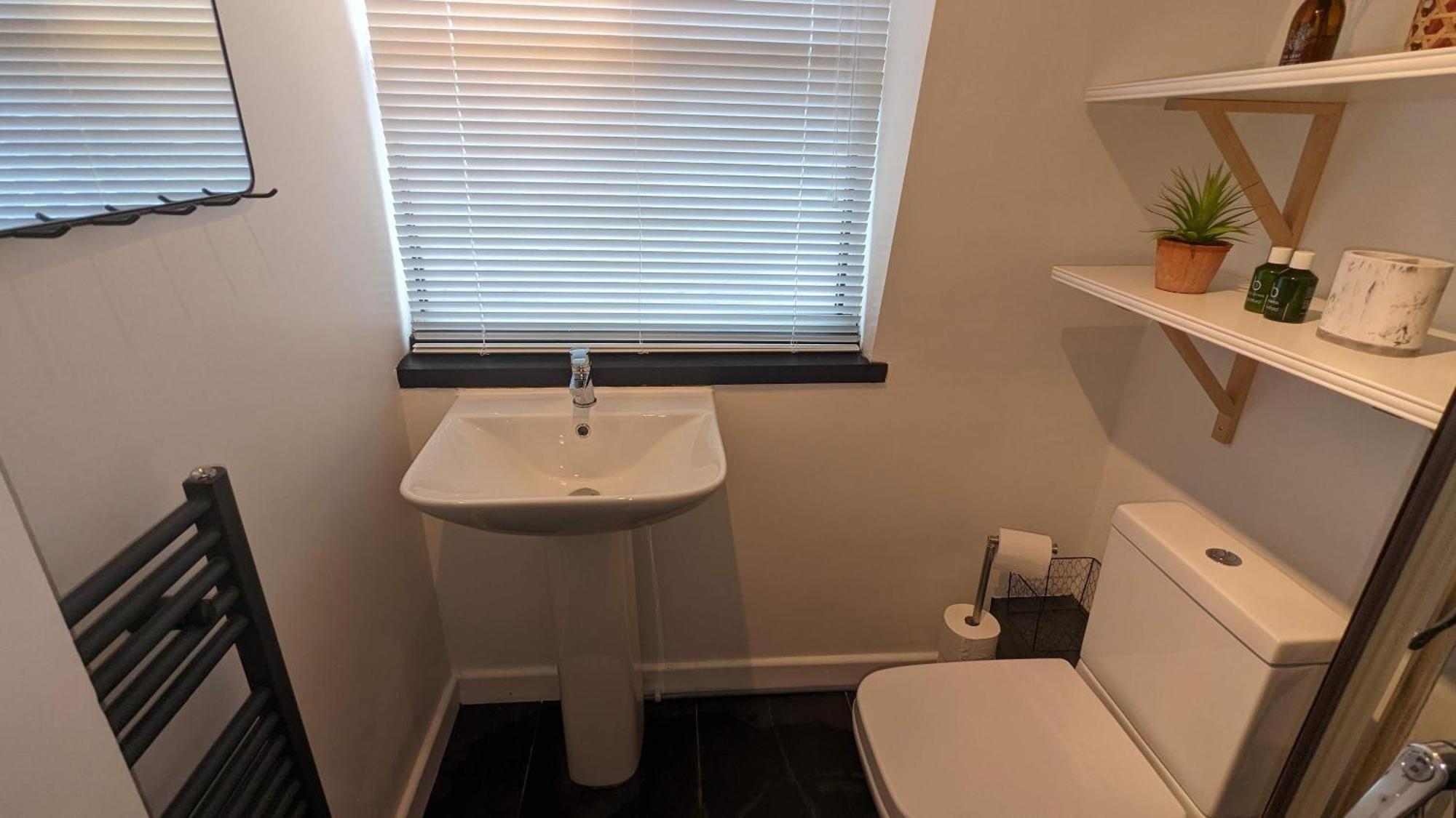 Charming & Quaint Old Compton Apartamento - Quiet Guests Only Allowed, No Parties Allowed, Over 25 Years Old Or Families 런던 외부 사진