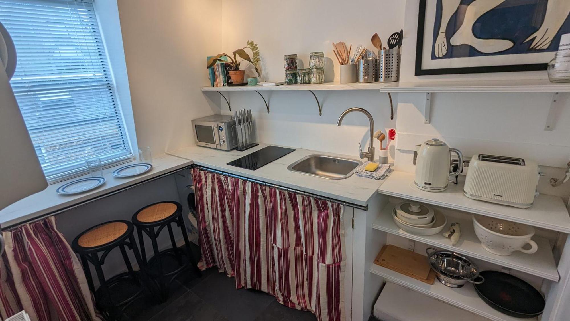 Charming & Quaint Old Compton Apartamento - Quiet Guests Only Allowed, No Parties Allowed, Over 25 Years Old Or Families 런던 외부 사진