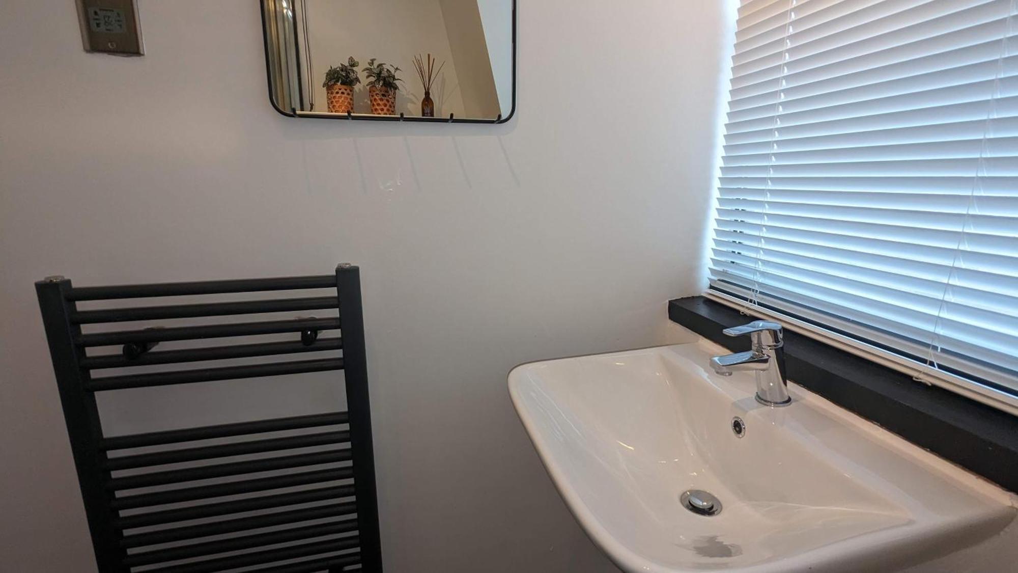 Charming & Quaint Old Compton Apartamento - Quiet Guests Only Allowed, No Parties Allowed, Over 25 Years Old Or Families 런던 외부 사진