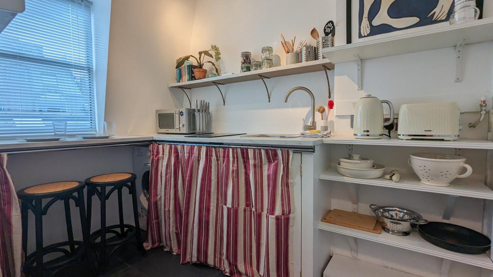 Charming & Quaint Old Compton Apartamento - Quiet Guests Only Allowed, No Parties Allowed, Over 25 Years Old Or Families 런던 외부 사진